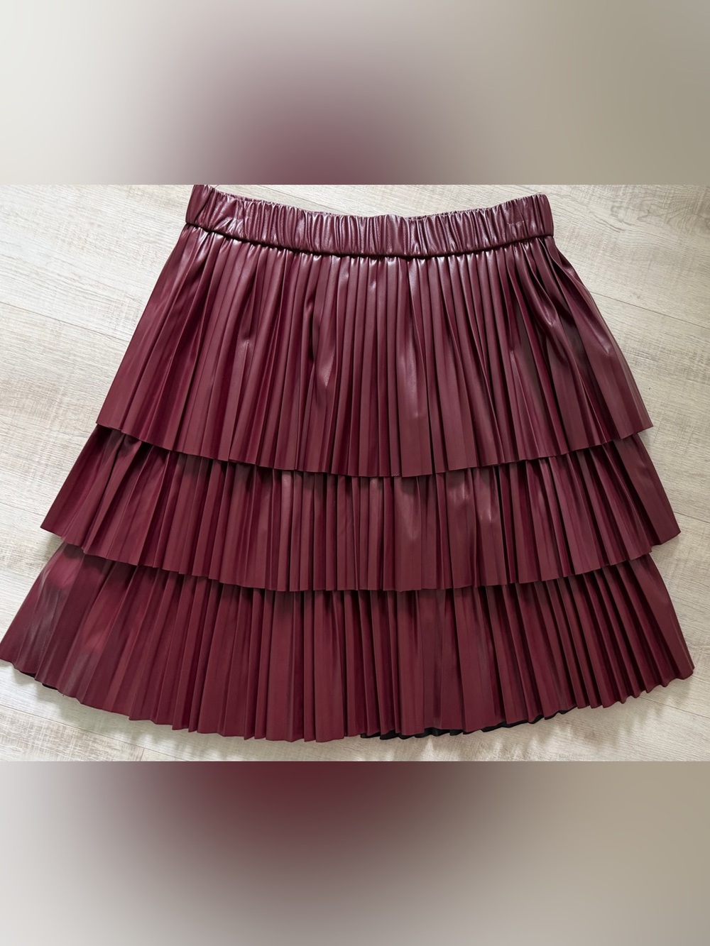SHEIN Burgundy Tiered Pleated Faux Leather Mini Skirt